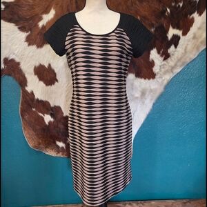 Ronni Nicole Black and Pink Patterned Midi Dress